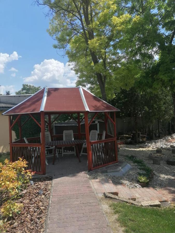 Bed and Breakfast Casa Napsugar Panzio Apostag Екстер'єр фото